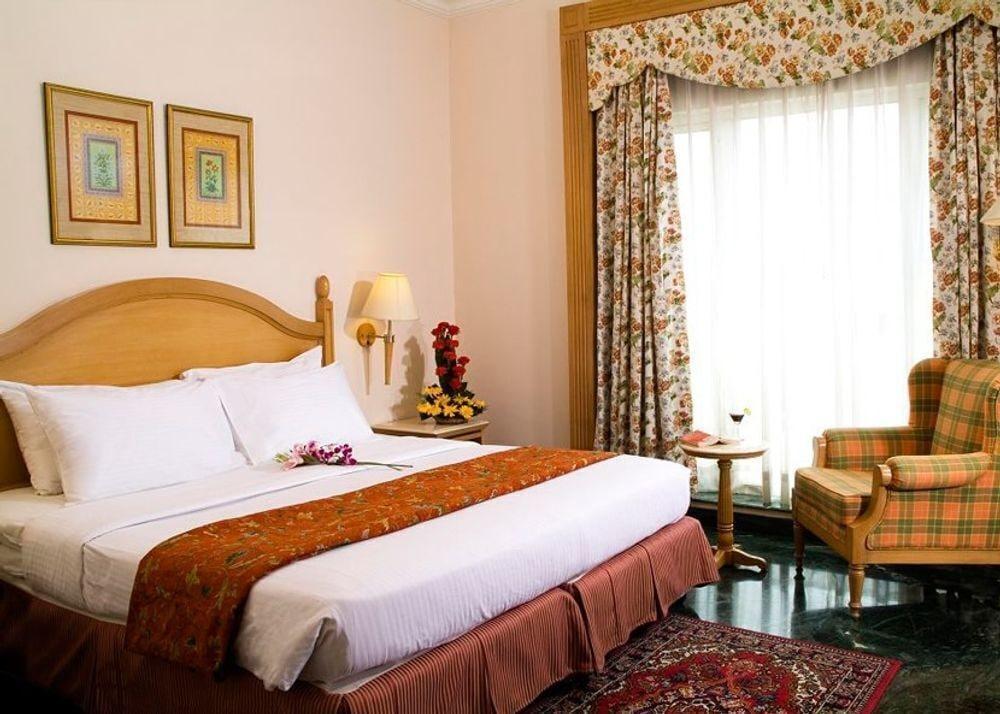 Savoy Suites Noida Exterior photo