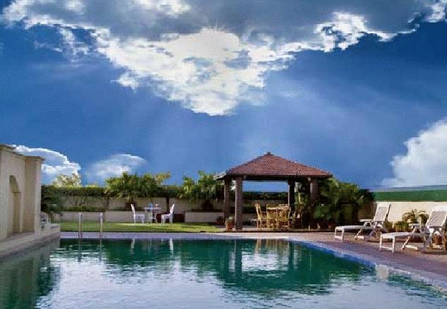 Savoy Suites Noida Exterior photo